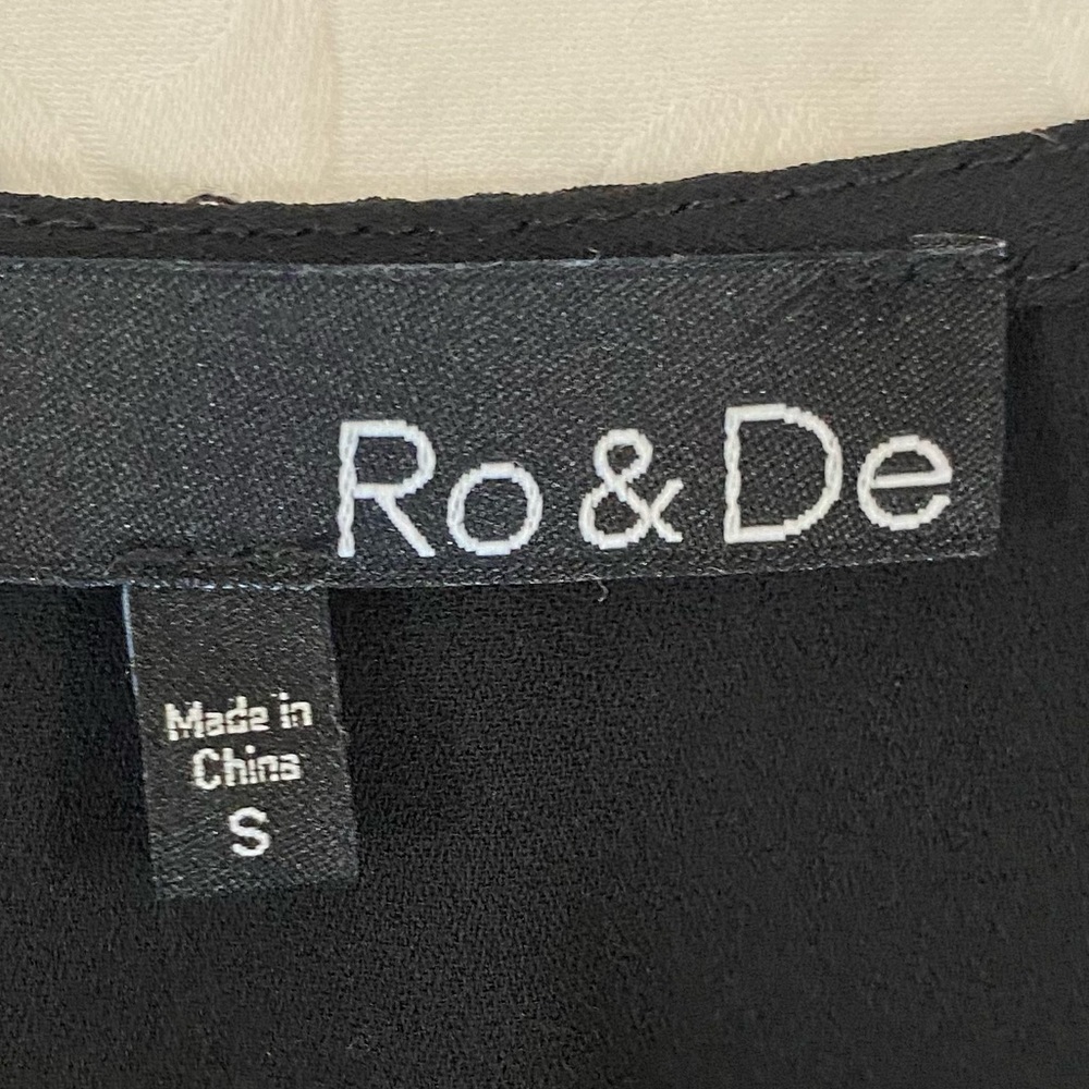 RO & DE Black Button Down Tie Front Blouse Size Small Modern Business Casual - Picture 6 of 7